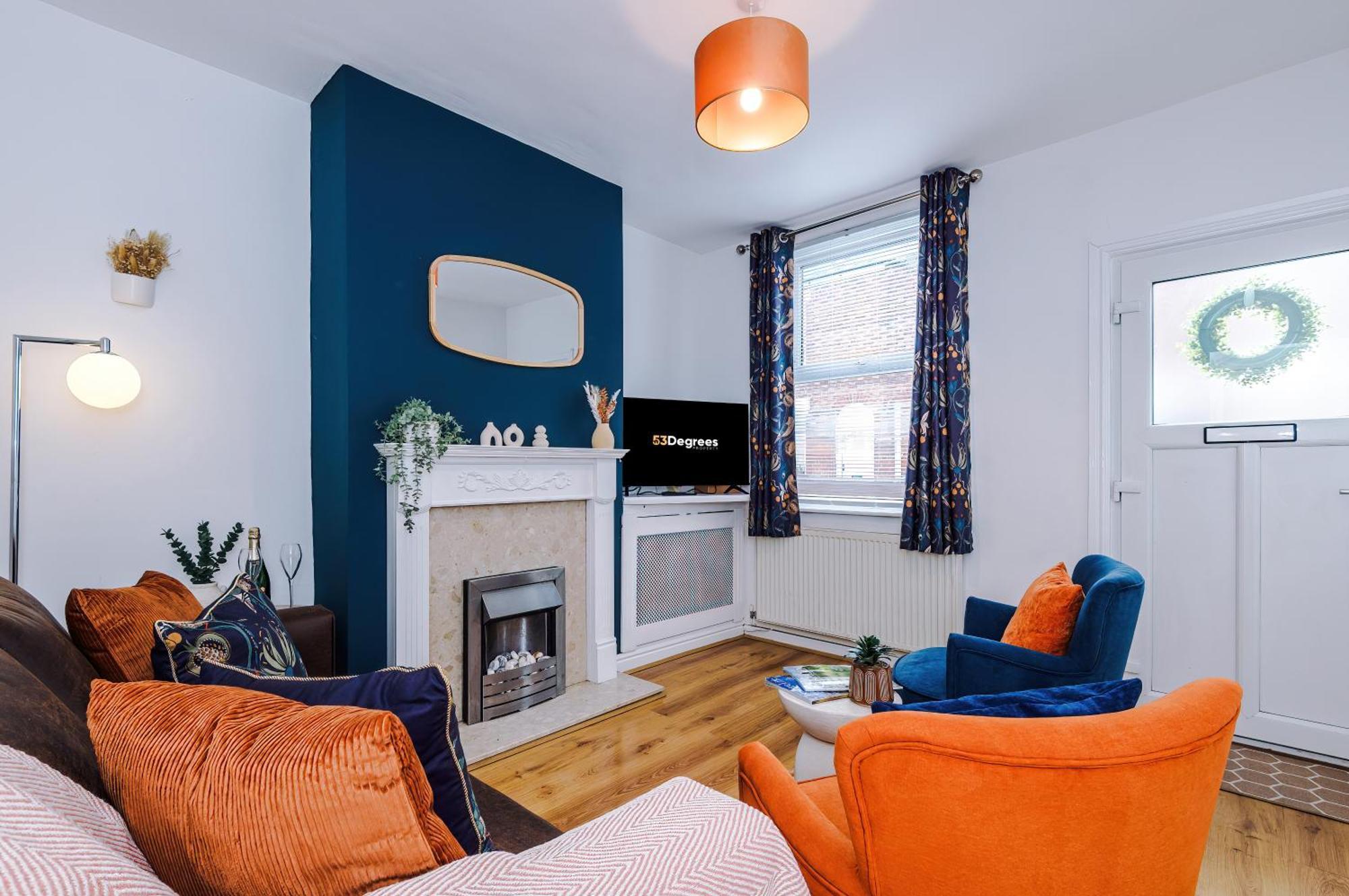 New! Spacious 2-Bed Home In Chester City-Centre By 53 Degrees Property, Ideal For Couples & Small Groups, Great Location - Sleeps 5 Exterior foto